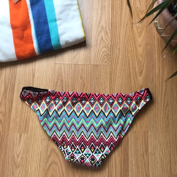Xhilaration Bikini Bottoms - Picture 3 of 7